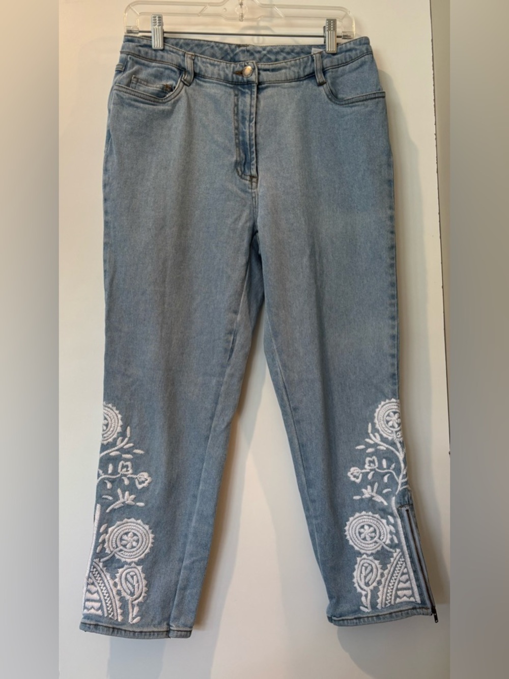 Together embroidered faded denim cropped jeans size 10 (waist 30)